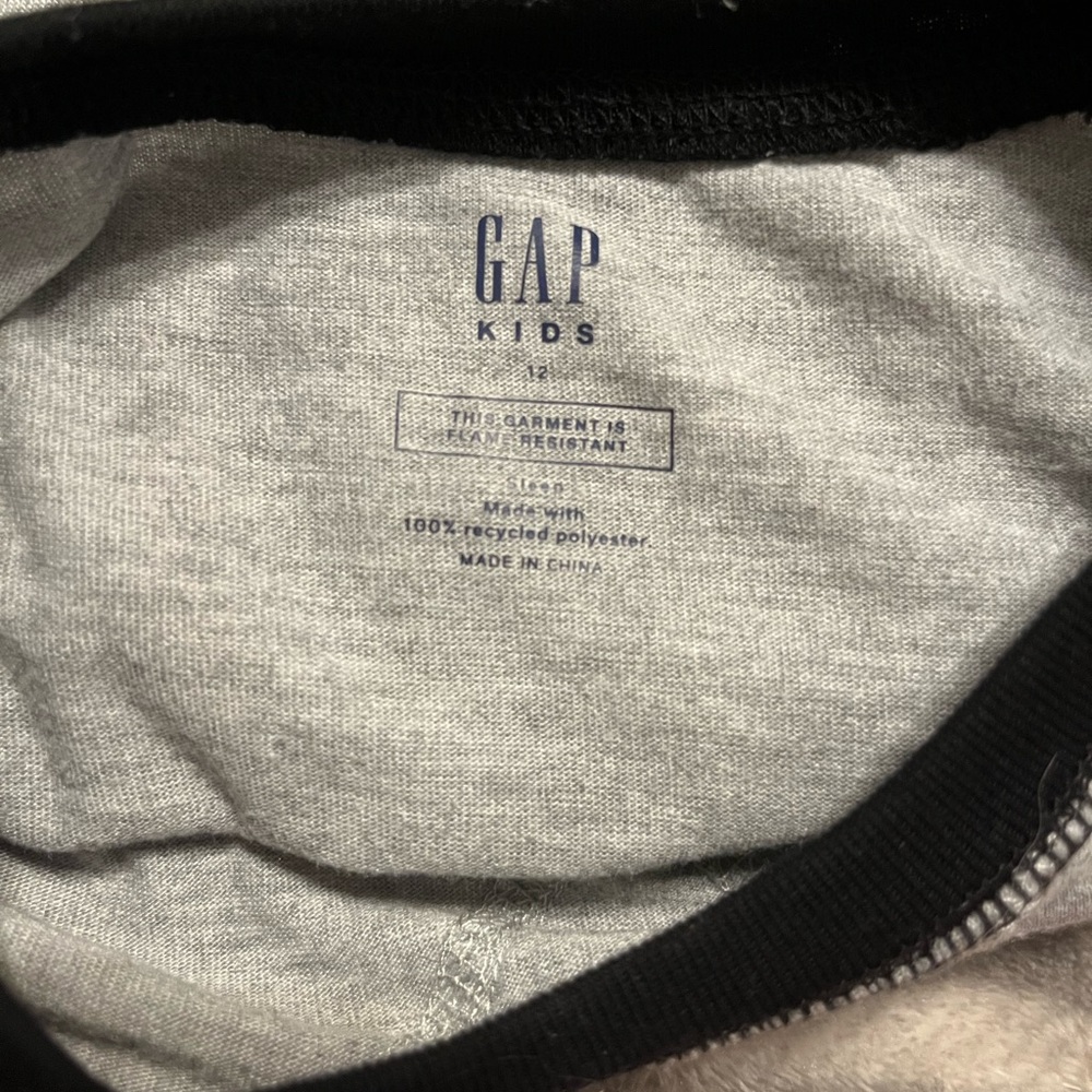 Gap Boys Pajama top sleep-shirt Black/Gray Size 12